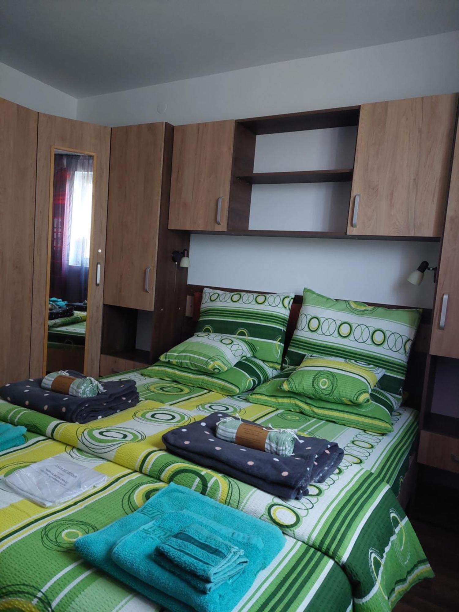 Rakija - Transit Sleep Habitación en casa particular